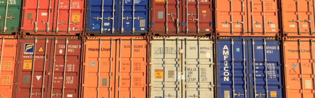 Containers empilés